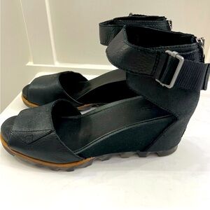 Women’s Sorel sandals like new